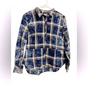 Wrangler Blue and Yellow Plaid Button Down Shirt